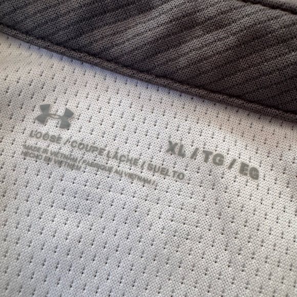 Under Armour Polo T Shirt 100% Polyester Men Size XL Loose Fit - Picture 4 of 4